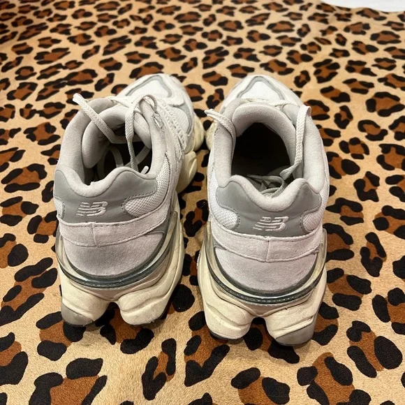 New Balance 9060 - Picture 3 of 10